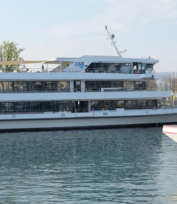 [Translate to Polnisch:] Die robusten und zuverlässigen WILKA Zylinder sind am Bodensee, bei den Schiffsbetrieben Wind und Wetter ausgesetzt. 